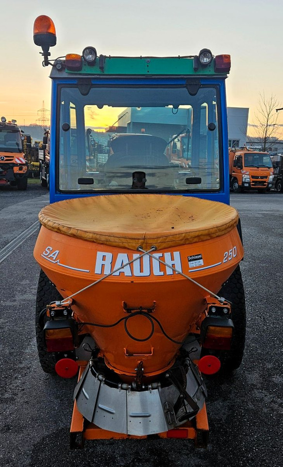 Iseki TH4295 AHL 4x4 Hydro Winterdienst - Трактор: фото 4 Iseki TH4295 AHL 4x4 Hydro Winterdienst - Трактор: фото 4