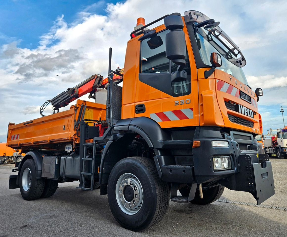 Iveco Trakker 190T33 4x4 Euro5 Kran Palfinger Funk - Самоскид вантажівка, Вантажівка з маніпулятором: фото 1 Iveco Trakker 190T33 4x4 Euro5 Kran Palfinger Funk - Самоскид вантажівка, Вантажівка з маніпулятором: фото 1