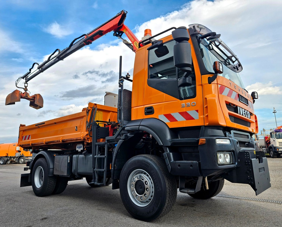 Iveco Trakker 190T33 4x4 Euro5 Kran Palfinger Funk - Самоскид вантажівка, Вантажівка з маніпулятором: фото 3 Iveco Trakker 190T33 4x4 Euro5 Kran Palfinger Funk - Самоскид вантажівка, Вантажівка з маніпулятором: фото 3