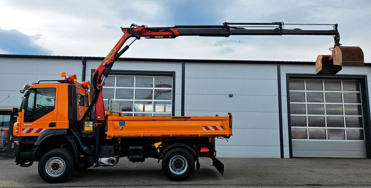 Iveco Trakker 190T33 4x4 Euro5 Kran Palfinger Funk - Самоскид вантажівка, Вантажівка з маніпулятором: фото 2 Iveco Trakker 190T33 4x4 Euro5 Kran Palfinger Funk - Самоскид вантажівка, Вантажівка з маніпулятором: фото 2