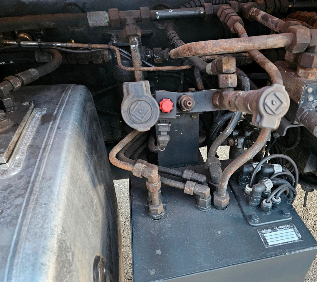 Самоскид вантажівка, Вантажівка з маніпулятором Iveco Trakker 410 6x4-4 EEV Palfinger PK12502 Funk: фото 19