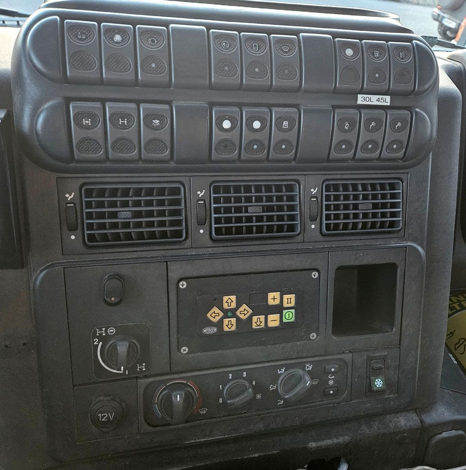 Самоскид вантажівка, Вантажівка з маніпулятором Iveco Trakker 410 6x4-4 EEV Palfinger PK12502 Funk: фото 29