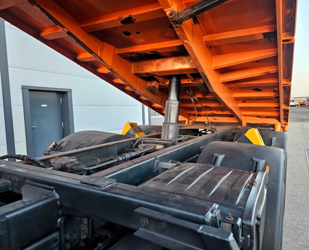 Самоскид вантажівка, Вантажівка з маніпулятором Iveco Trakker 410 6x4-4 EEV Palfinger PK12502 Funk: фото 7