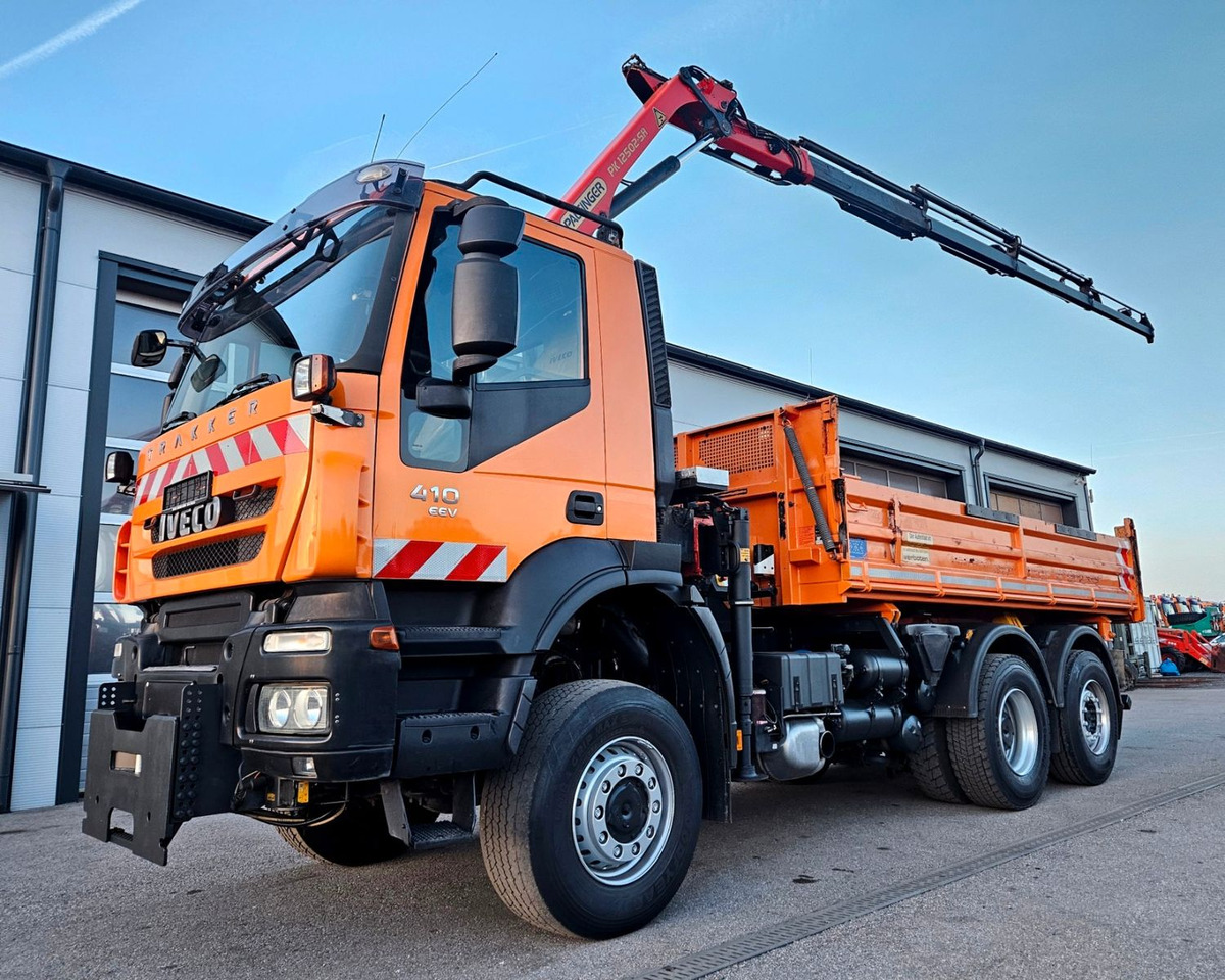 Самоскид вантажівка, Вантажівка з маніпулятором Iveco Trakker 410 6x4-4 EEV Palfinger PK12502 Funk: фото 9