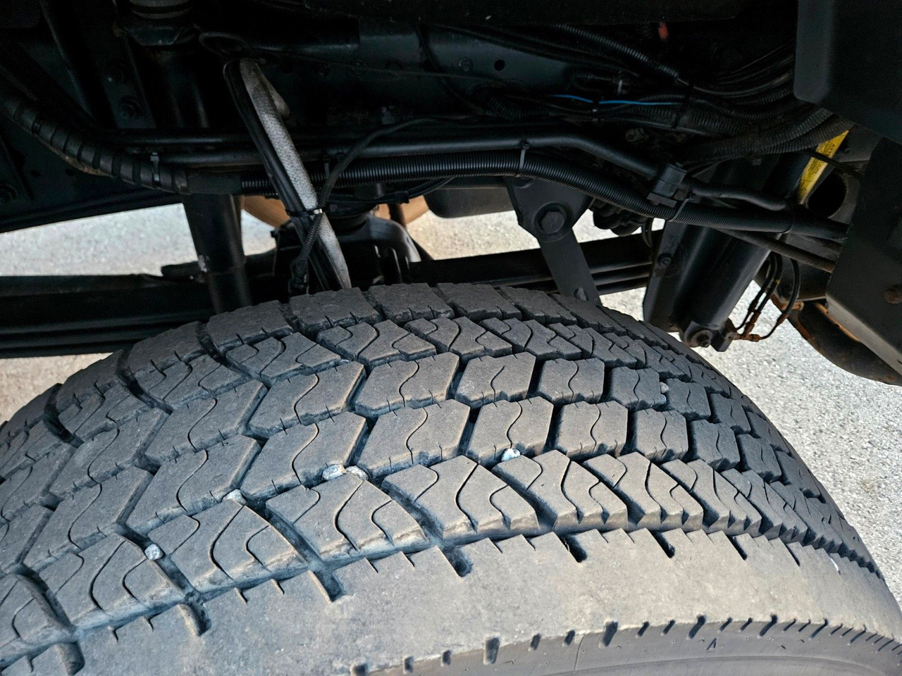 Самоскид вантажівка, Вантажівка з маніпулятором Iveco Trakker 410 6x4-4 EEV Palfinger PK12502 Funk: фото 18