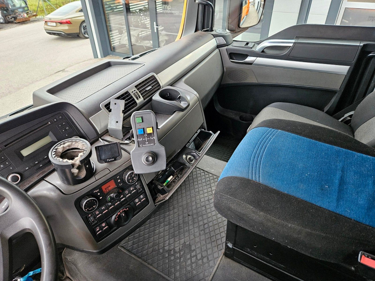 Самоскид вантажівка, Вантажівка з маніпулятором MAN TGS 28.360 6x4-4 HIAB 144E-4 Kran Euro5: фото 18