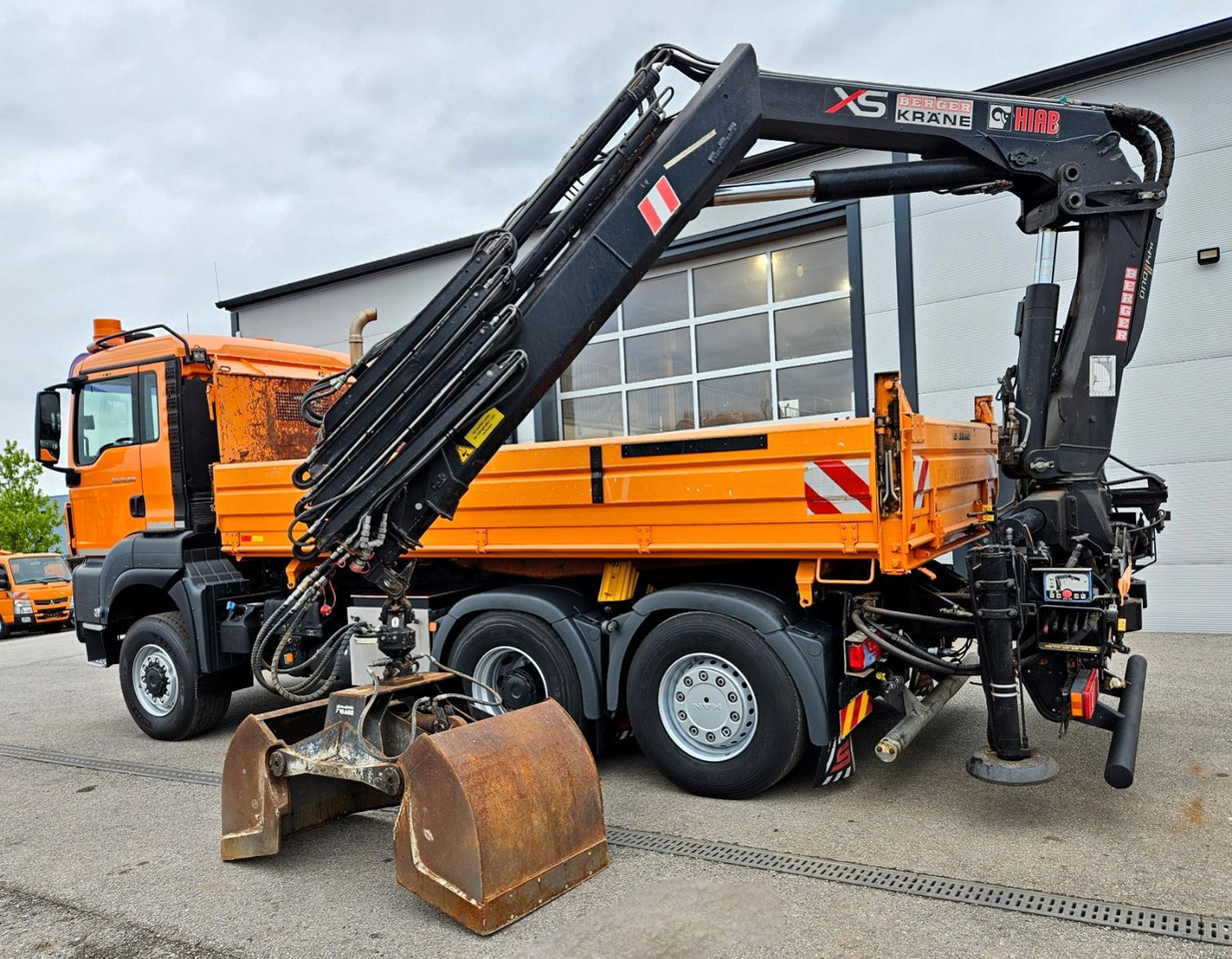 Самоскид вантажівка, Вантажівка з маніпулятором MAN TGS 28.360 6x4-4 HIAB 144E-4 Kran Euro5: фото 9