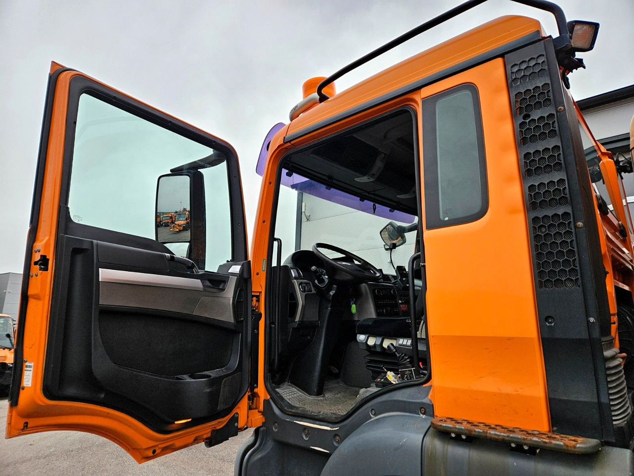 Самоскид вантажівка MAN TGS 28.400 6x4-4 BL Winterdienst Schmidt Euro5: фото 7 Самоскид вантажівка MAN TGS 28.400 6x4-4 BL Winterdienst Schmidt Euro5: фото 7