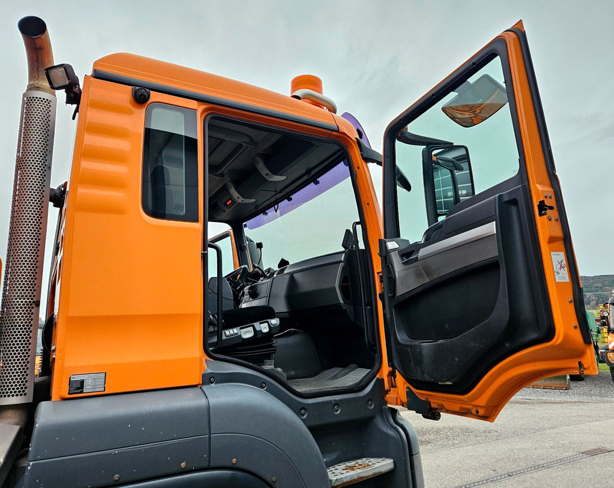 Самоскид вантажівка MAN TGS 28.400 6x4-4 BL Winterdienst Schmidt Euro5: фото 12 Самоскид вантажівка MAN TGS 28.400 6x4-4 BL Winterdienst Schmidt Euro5: фото 12