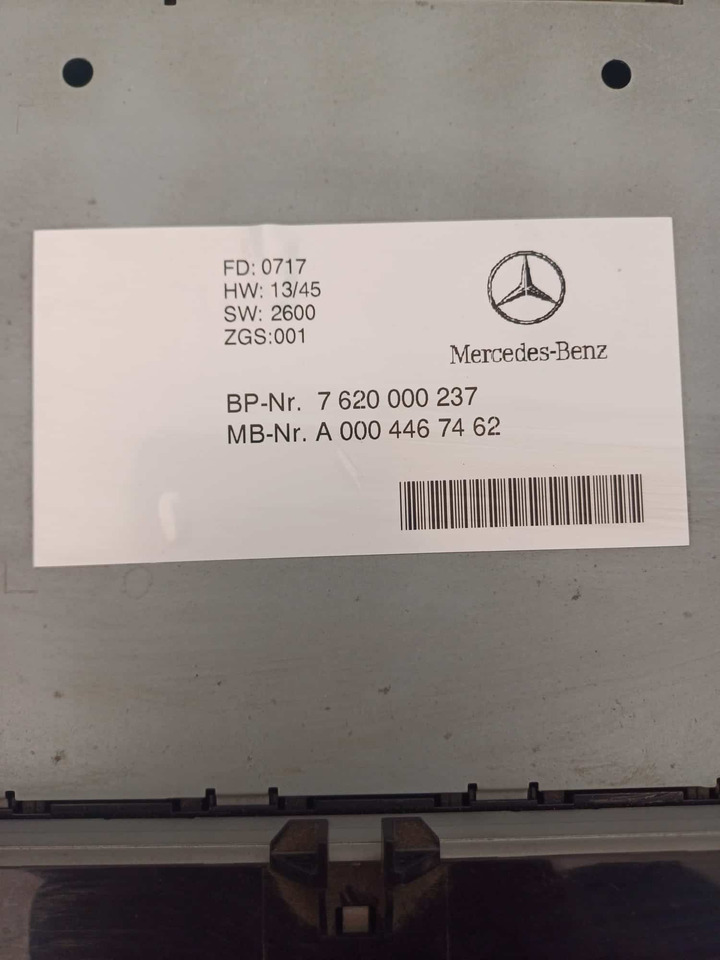 Autoradio Mercedes-Benz Actros MP4 - Електрична система: фото 2 Autoradio Mercedes-Benz Actros MP4 - Електрична система: фото 2