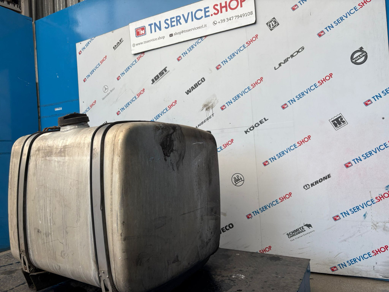 Serbatoio Gasolio Iveco - Паливний бак в категорії Kомерційні автомобілі: фото 2 Serbatoio Gasolio Iveco - Паливний бак в категорії Kомерційні автомобілі: фото 2