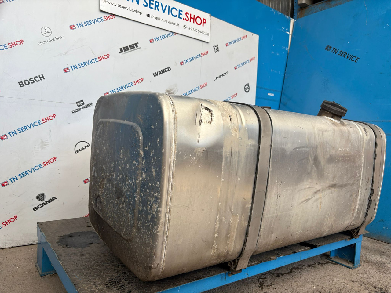 Serbatoio gasolio Iveco - Паливний бак в категорії Kомерційні автомобілі: фото 3 Serbatoio gasolio Iveco - Паливний бак в категорії Kомерційні автомобілі: фото 3