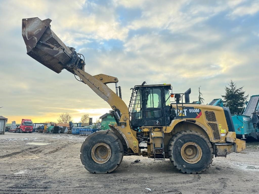 CAT 950M HighLift  - Колісний навантажувач: фото 1 CAT 950M HighLift  - Колісний навантажувач: фото 1