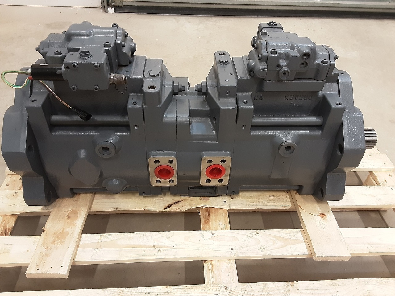 Kawasaki K3V280DTH1CDR-9N0Y-AVB - Гідронасос в категорії Гусеничні екскаватори: фото 1 Kawasaki K3V280DTH1CDR-9N0Y-AVB - Гідронасос в категорії Гусеничні екскаватори: фото 1