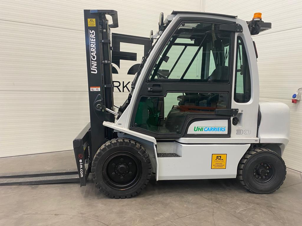Unicarriers YG1D2A30Q - Дизельний навантажувач: фото 2 Unicarriers YG1D2A30Q - Дизельний навантажувач: фото 2