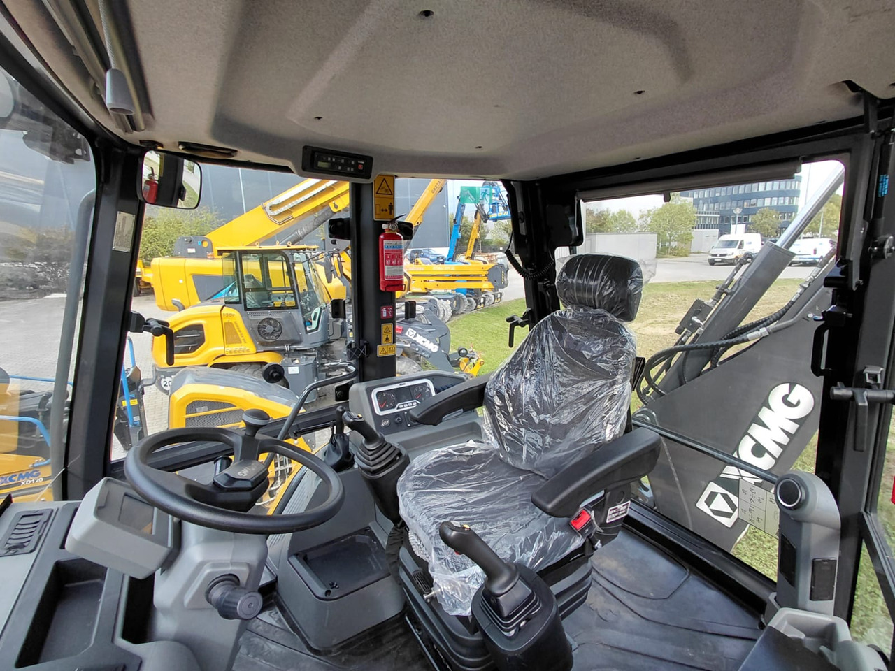 XCMG XC8-S3580 - Екскаватор-навантажувач: фото 5 XCMG XC8-S3580 - Екскаватор-навантажувач: фото 5