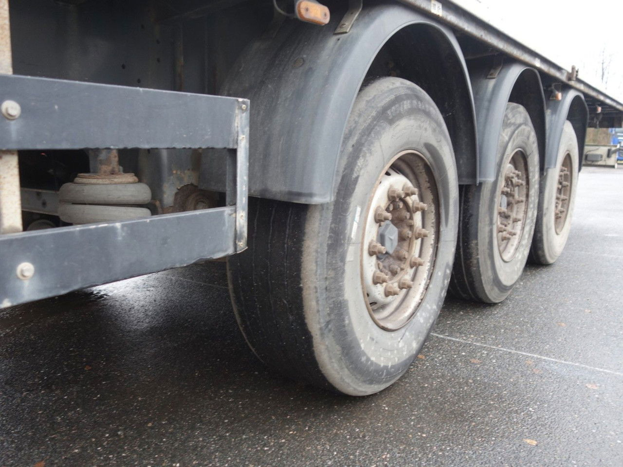 Бортовий напівпричіп/ Платформа Schwarzmüller SPA 3E, SD: фото 9 Бортовий напівпричіп/ Платформа Schwarzmüller SPA 3E, SD: фото 9