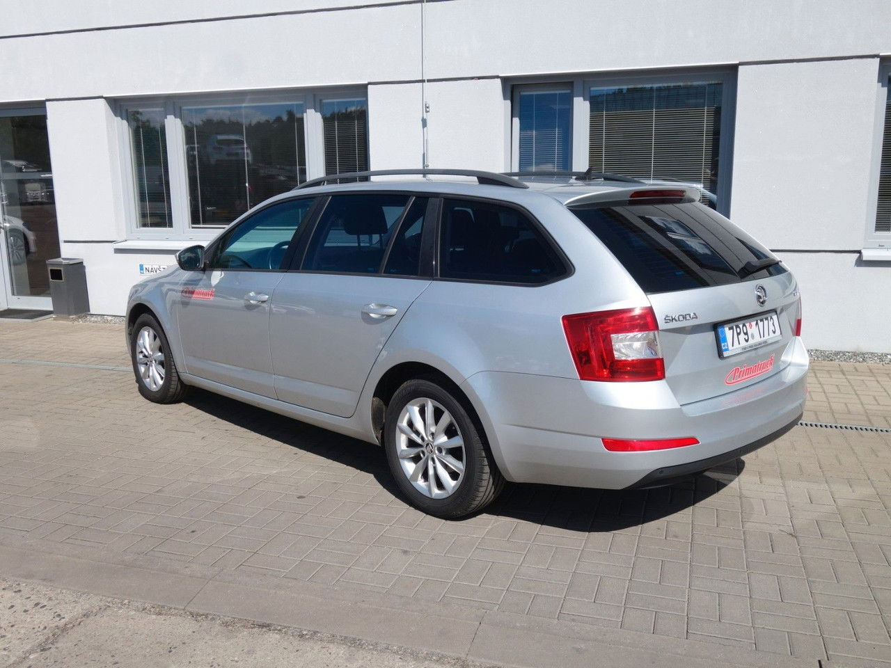 Škoda Octavia Combi Ambition 1,6 TDI, DSG, Navi, Clima - Універсал: фото 4 Škoda Octavia Combi Ambition 1,6 TDI, DSG, Navi, Clima - Універсал: фото 4