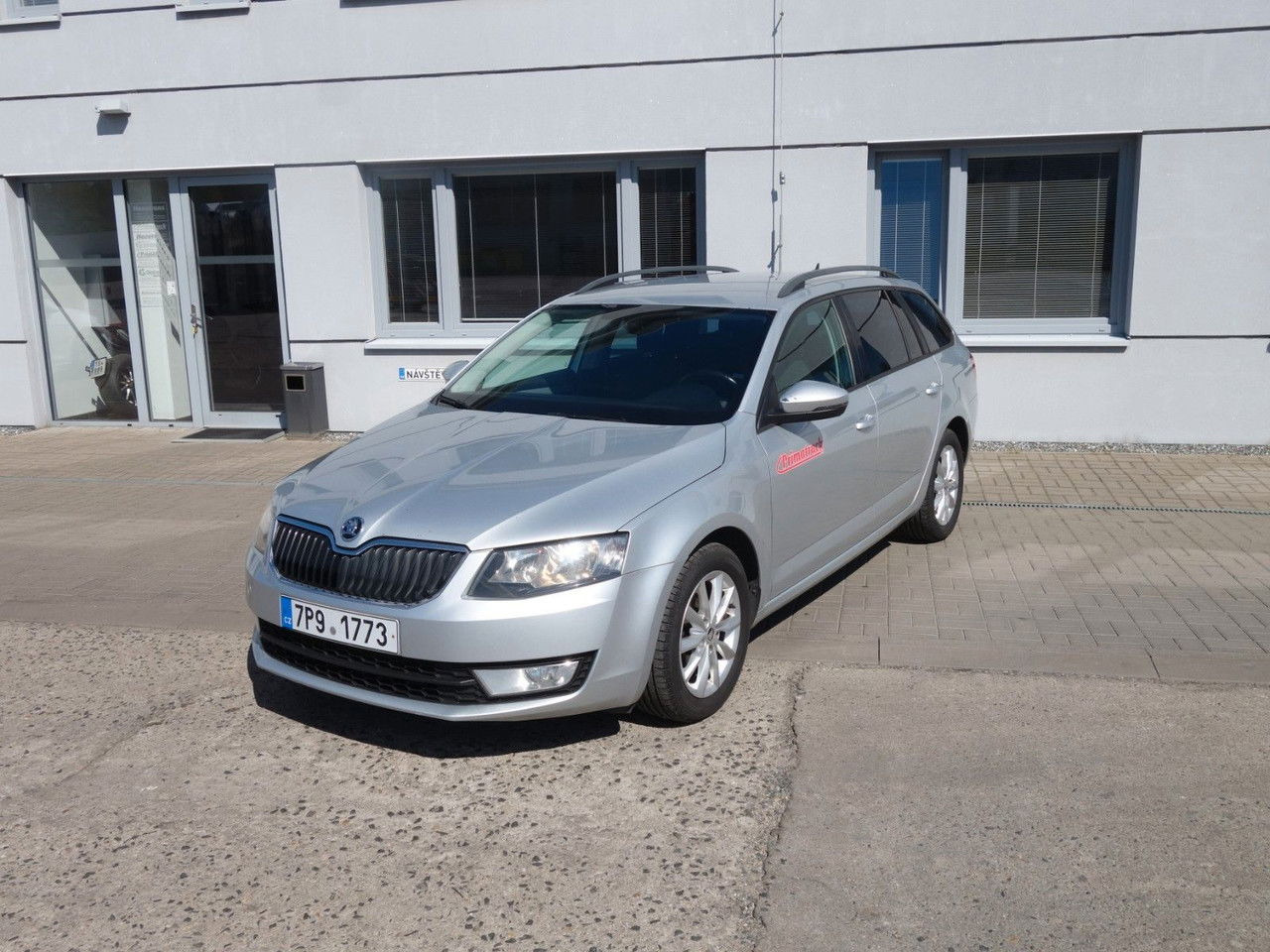 Škoda Octavia Combi Ambition 1,6 TDI, DSG, Navi, Clima - Універсал: фото 1 Škoda Octavia Combi Ambition 1,6 TDI, DSG, Navi, Clima - Універсал: фото 1