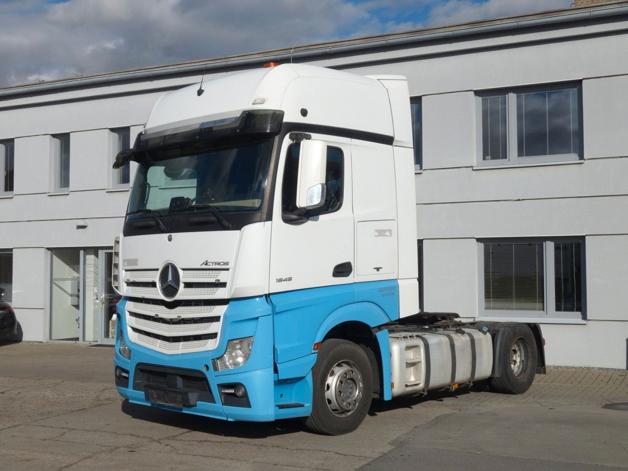 Mercedes-Benz Actros 1845 Giga Space, Standard - Тягач: фото 1 Mercedes-Benz Actros 1845 Giga Space, Standard - Тягач: фото 1
