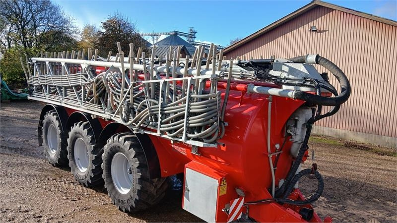 AP GV28 X-Line - Розкидач рідких добрив: фото 1 AP GV28 X-Line - Розкидач рідких добрив: фото 1