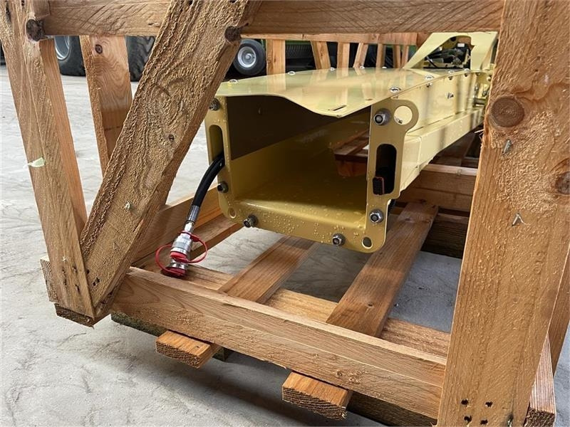 Krone BIG X  - Техніка для сінозаготівлі: фото 2 Krone BIG X  - Техніка для сінозаготівлі: фото 2