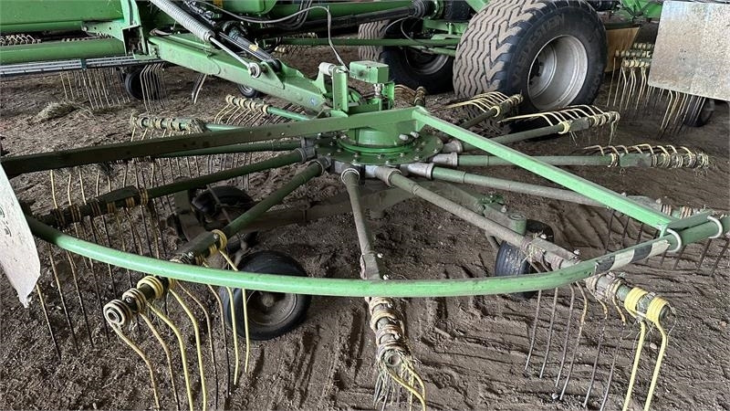 Krone Swadro 2000 TC - Сіноворушилка: фото 3 Krone Swadro 2000 TC - Сіноворушилка: фото 3