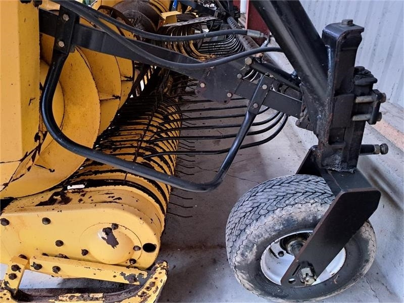 New Holland 355 W Græspick-up - Обладнання для кормозбирального комбайну: фото 3 New Holland 355 W Græspick-up - Обладнання для кормозбирального комбайну: фото 3