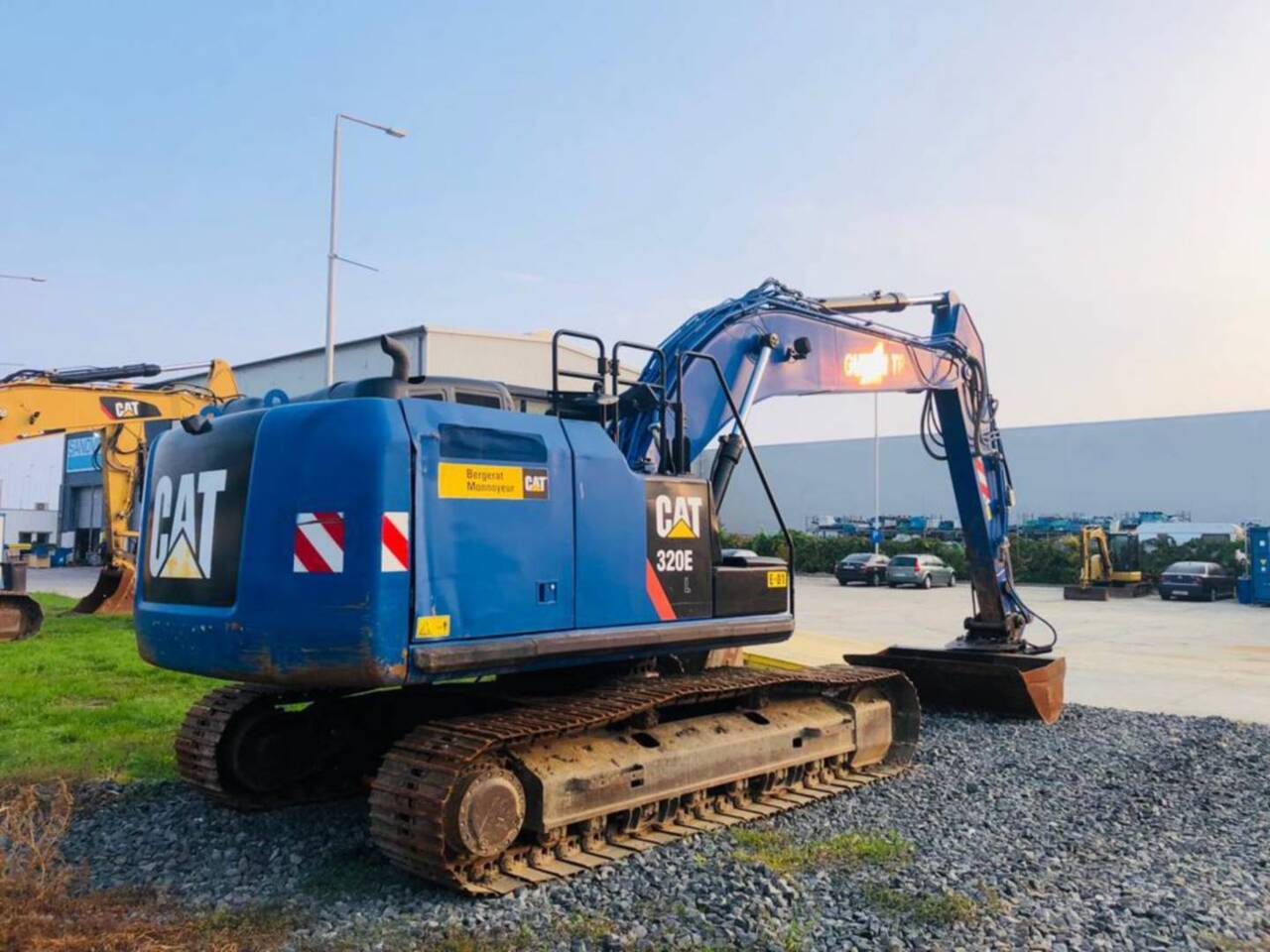 CAT 320 E LN - Гусеничний екскаватор: фото 3 CAT 320 E LN - Гусеничний екскаватор: фото 3