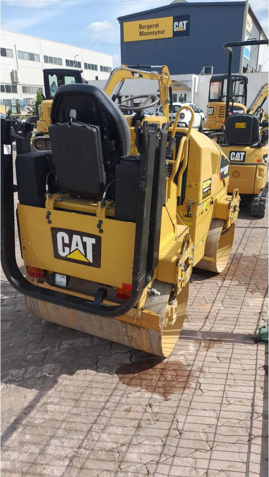 CAT CB1.8LRC - Каток: фото 3 CAT CB1.8LRC - Каток: фото 3