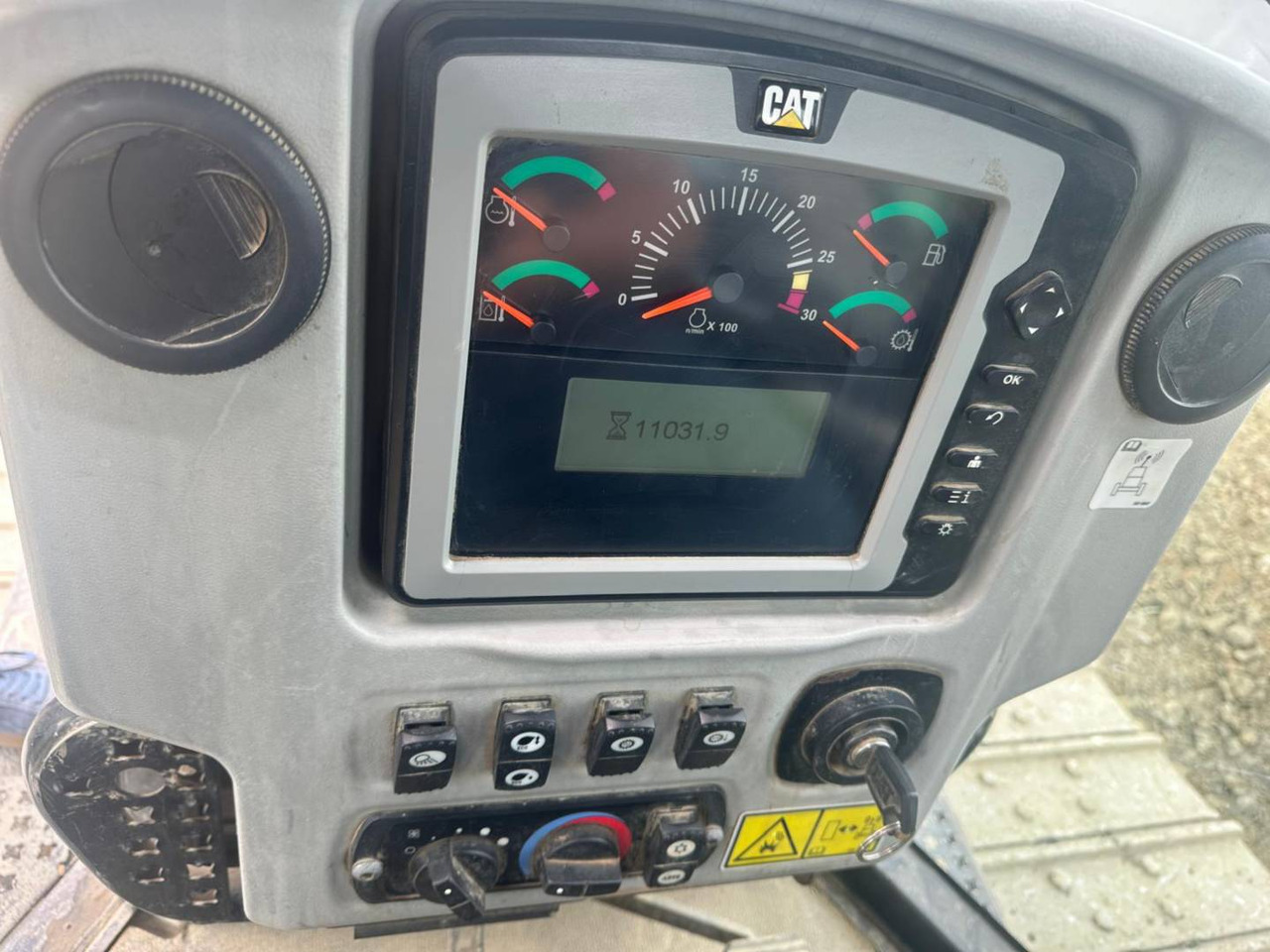 CAT D6NXL - Бульдозер: фото 5 CAT D6NXL - Бульдозер: фото 5