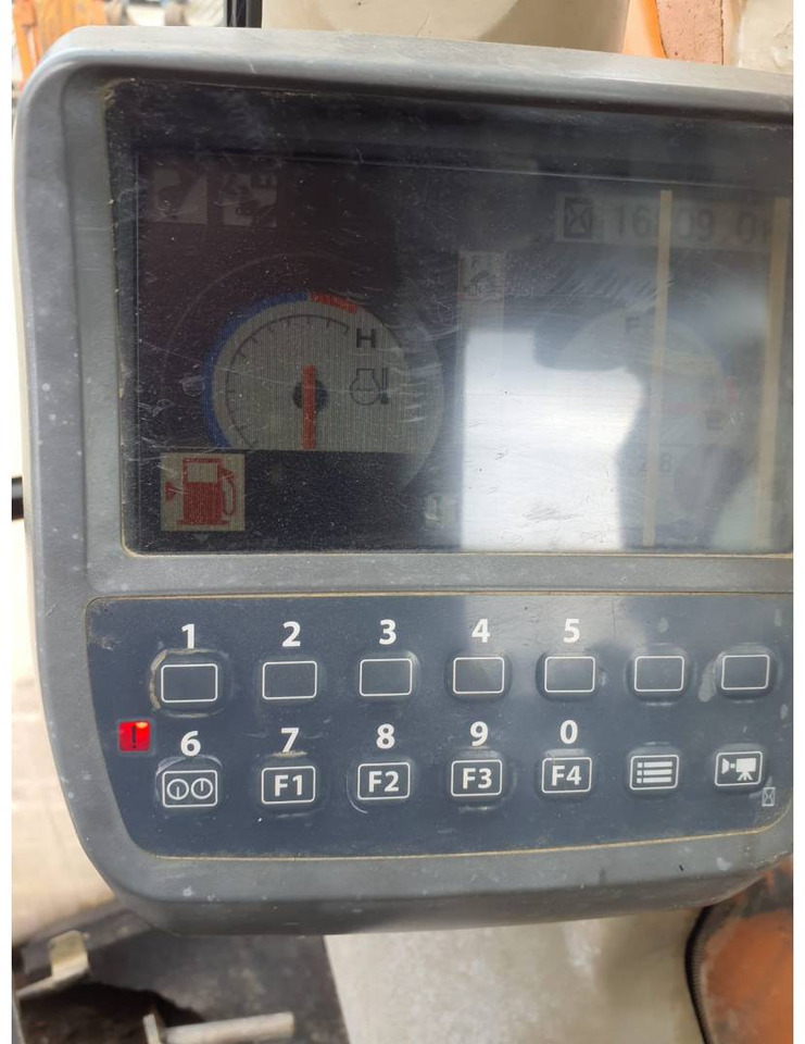 HITACHI ZX2400N-3 - Гусеничний екскаватор: фото 5 HITACHI ZX2400N-3 - Гусеничний екскаватор: фото 5