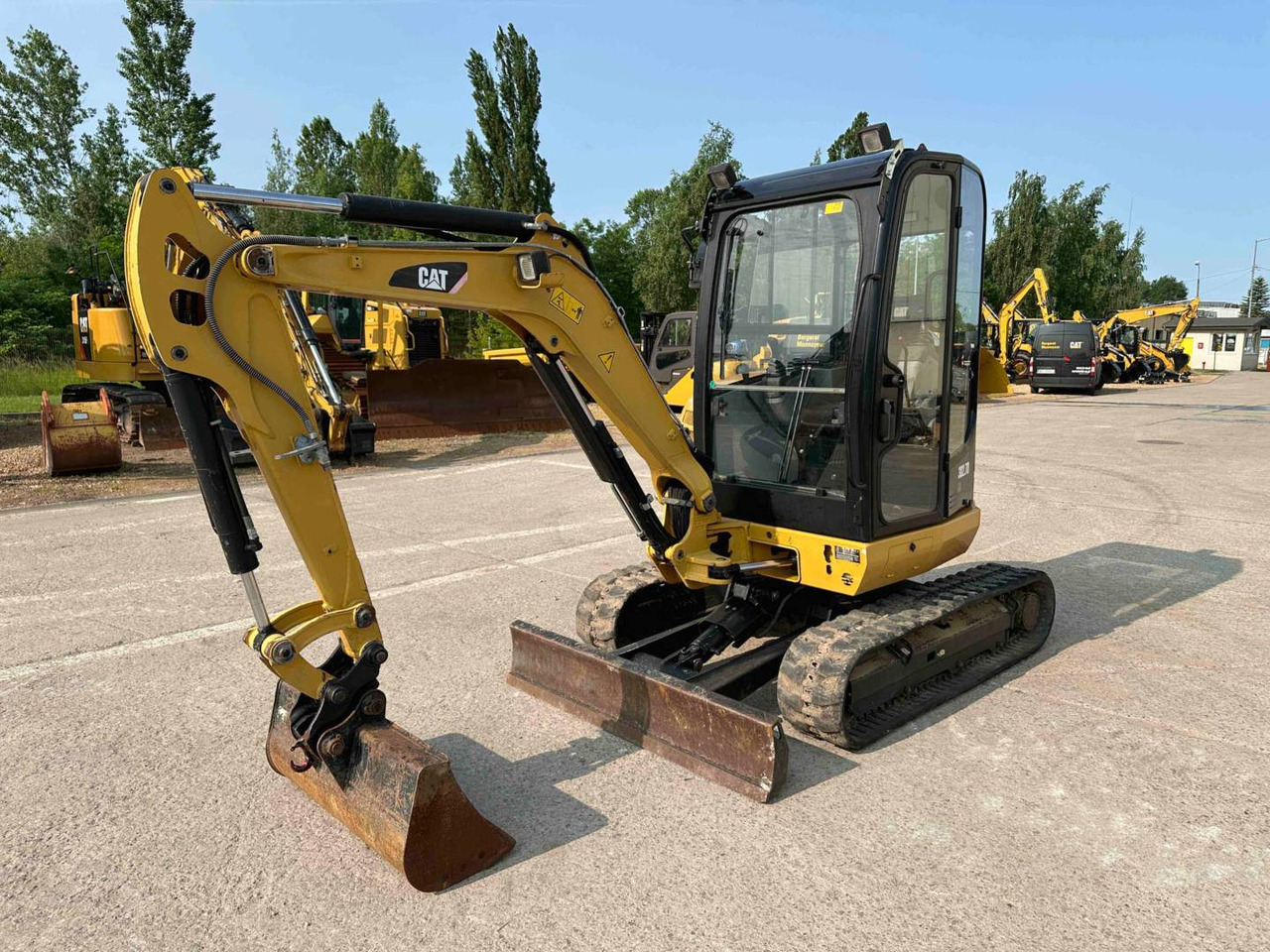 Гусеничний екскаватор CAT 302.7DCR: фото 9