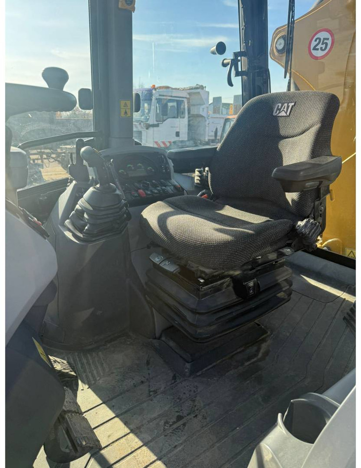 CAT 432F2 - Екскаватор-навантажувач: фото 5 CAT 432F2 - Екскаватор-навантажувач: фото 5