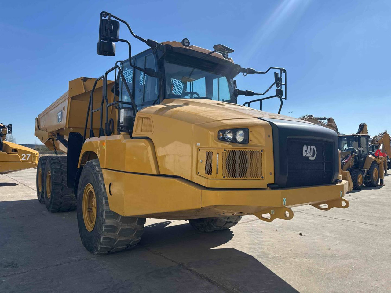 CAT 730 - Шарнірний самоскид: фото 2 CAT 730 - Шарнірний самоскид: фото 2