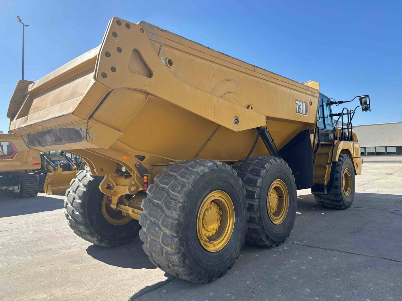 CAT 730 - Шарнірний самоскид: фото 3 CAT 730 - Шарнірний самоскид: фото 3