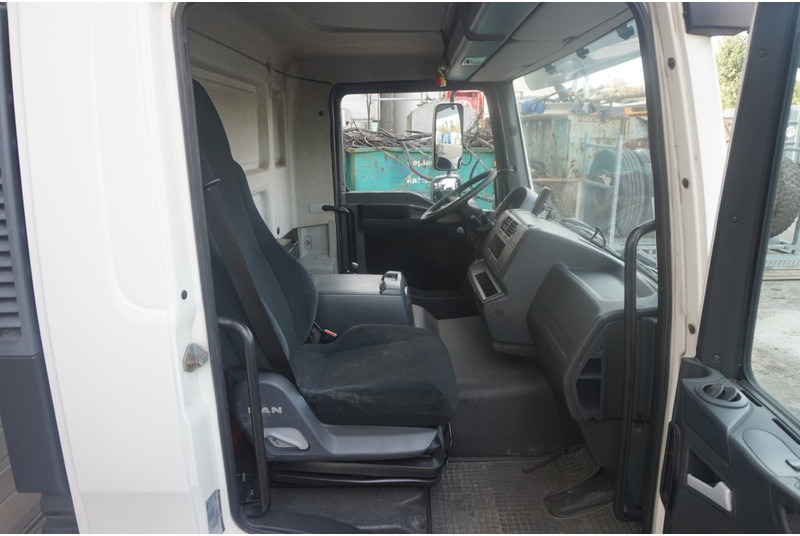 MAN F99L10 TGM 6 CYL81.60000-7786 - Кабіна й інтер'єр в категорії Вантажівки: фото 3 MAN F99L10 TGM 6 CYL81.60000-7786 - Кабіна й інтер'єр в категорії Вантажівки: фото 3