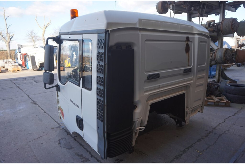 MAN F99L17 TGA 81.60000-7838 - Кабіна й інтер'єр в категорії Вантажівки: фото 4 MAN F99L17 TGA 81.60000-7838 - Кабіна й інтер'єр в категорії Вантажівки: фото 4
