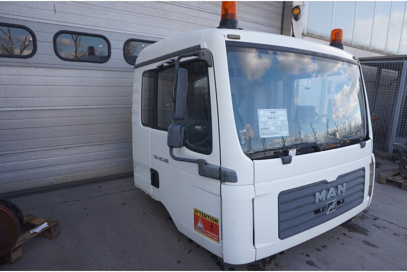 MAN F99L17 TGA 81.60000-7838 - Кабіна й інтер'єр в категорії Вантажівки: фото 2 MAN F99L17 TGA 81.60000-7838 - Кабіна й інтер'єр в категорії Вантажівки: фото 2