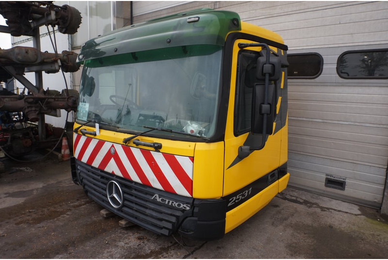 Mercedes-Benz ACTROS F07 MP1 RECHTS STUUR 748214V678262 - Кабіна й інтер'єр в категорії Вантажівки: фото 3 Mercedes-Benz ACTROS F07 MP1 RECHTS STUUR 748214V678262 - Кабіна й інтер'єр в категорії Вантажівки: фото 3