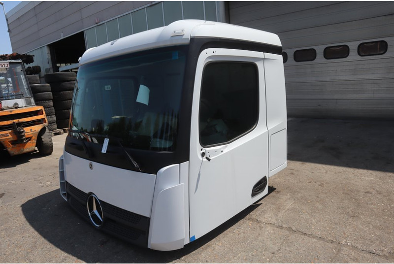 Mercedes-Benz AROCS M-CAB CLASSICSPACE 2.3 M - Кабіна й інтер'єр в категорії Вантажівки: фото 2 Mercedes-Benz AROCS M-CAB CLASSICSPACE 2.3 M - Кабіна й інтер'єр в категорії Вантажівки: фото 2