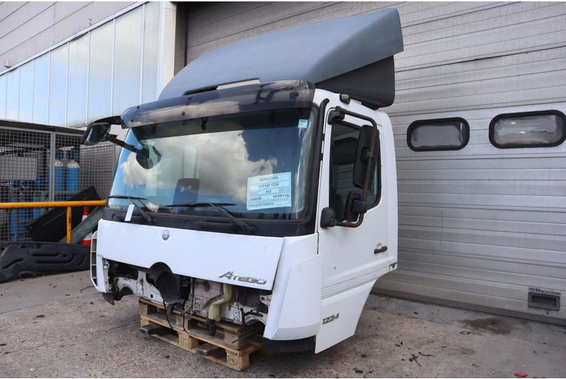 Mercedes-Benz ATEGO MP4 6CYL - Кабіна й інтер'єр в категорії Вантажівки: фото 2 Mercedes-Benz ATEGO MP4 6CYL - Кабіна й інтер'єр в категорії Вантажівки: фото 2