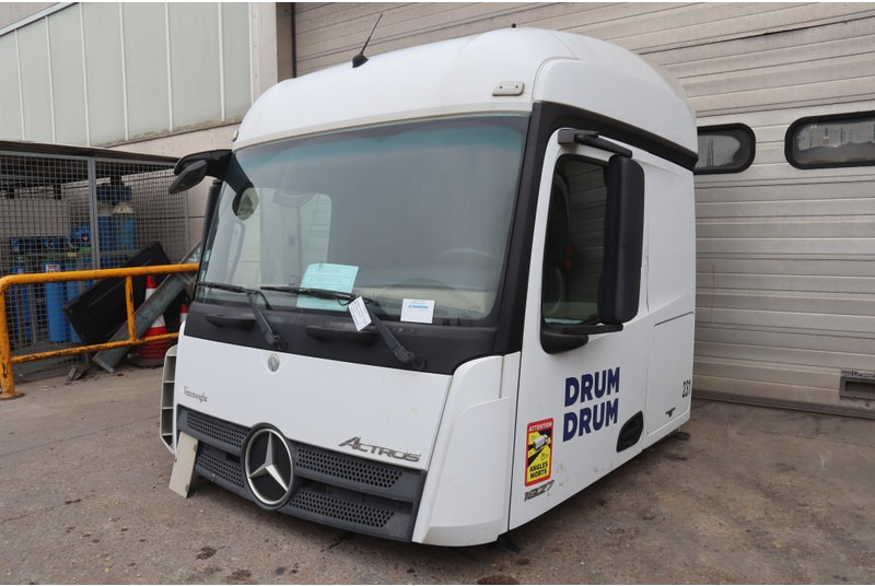 Mercedes-Benz L-STREAMSPACE 2.3MM 170 TUNNEL - Кабіна й інтер'єр в категорії Вантажівки: фото 2 Mercedes-Benz L-STREAMSPACE 2.3MM 170 TUNNEL - Кабіна й інтер'єр в категорії Вантажівки: фото 2