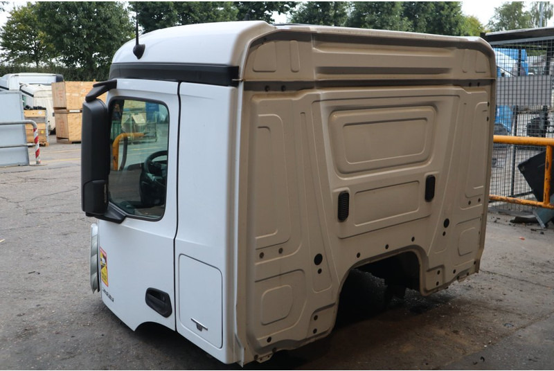 Mercedes-Benz M-CLASSIC 2.3 320MM - Кабіна й інтер'єр в категорії Вантажівки: фото 4 Mercedes-Benz M-CLASSIC 2.3 320MM - Кабіна й інтер'єр в категорії Вантажівки: фото 4