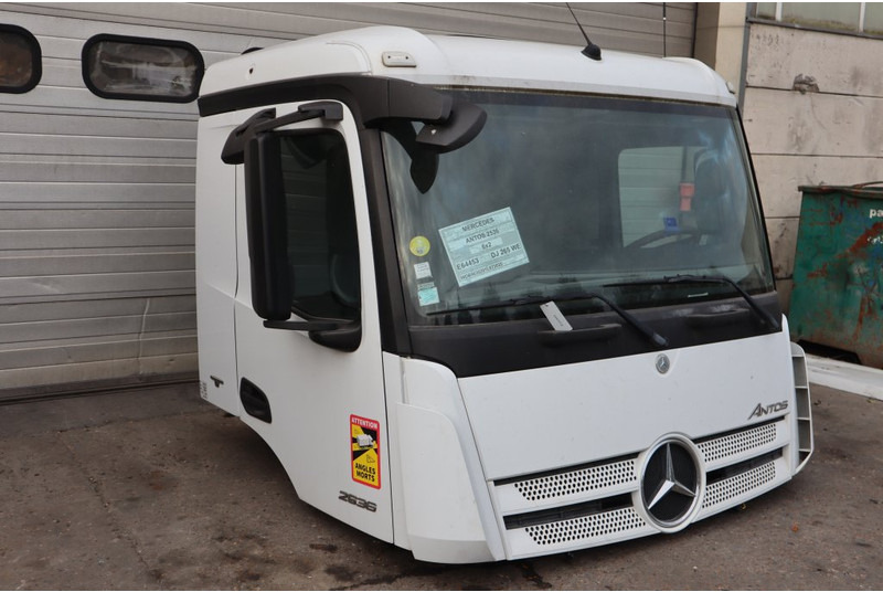 Mercedes-Benz M-CLASSIC 2.3 320MM - Кабіна й інтер'єр в категорії Вантажівки: фото 3 Mercedes-Benz M-CLASSIC 2.3 320MM - Кабіна й інтер'єр в категорії Вантажівки: фото 3