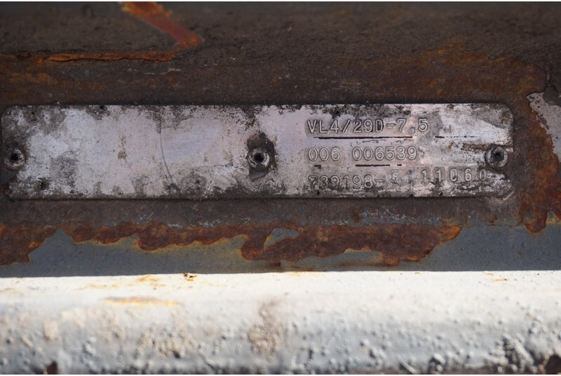 Mercedes-Benz VL4/29D-7.5 - Передня вісь в категорії Вантажівки: фото 2 Mercedes-Benz VL4/29D-7.5 - Передня вісь в категорії Вантажівки: фото 2