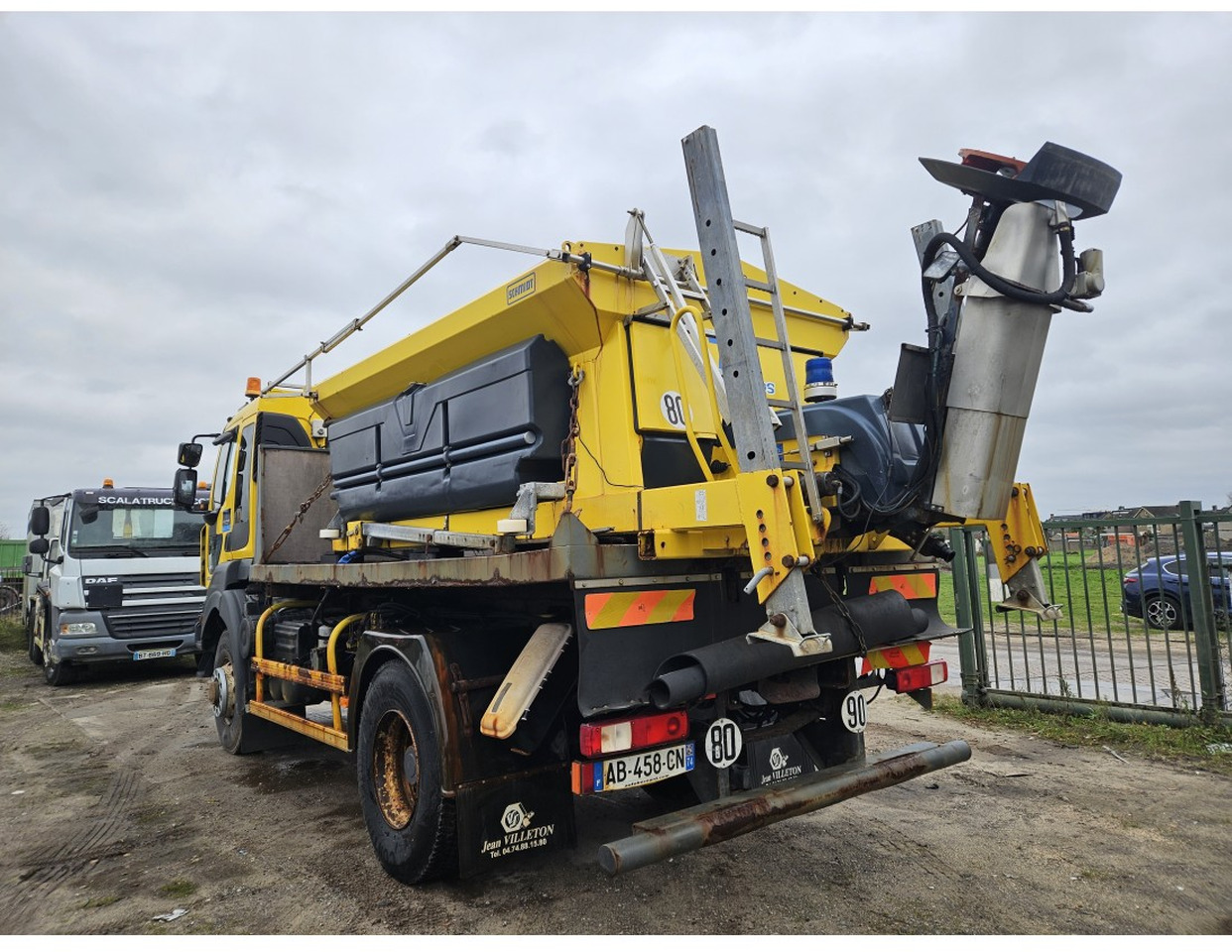 Renault Kerax 450 4x4 Salt spreader Gritter - Самоскид вантажівка: фото 2 Renault Kerax 450 4x4 Salt spreader Gritter - Самоскид вантажівка: фото 2