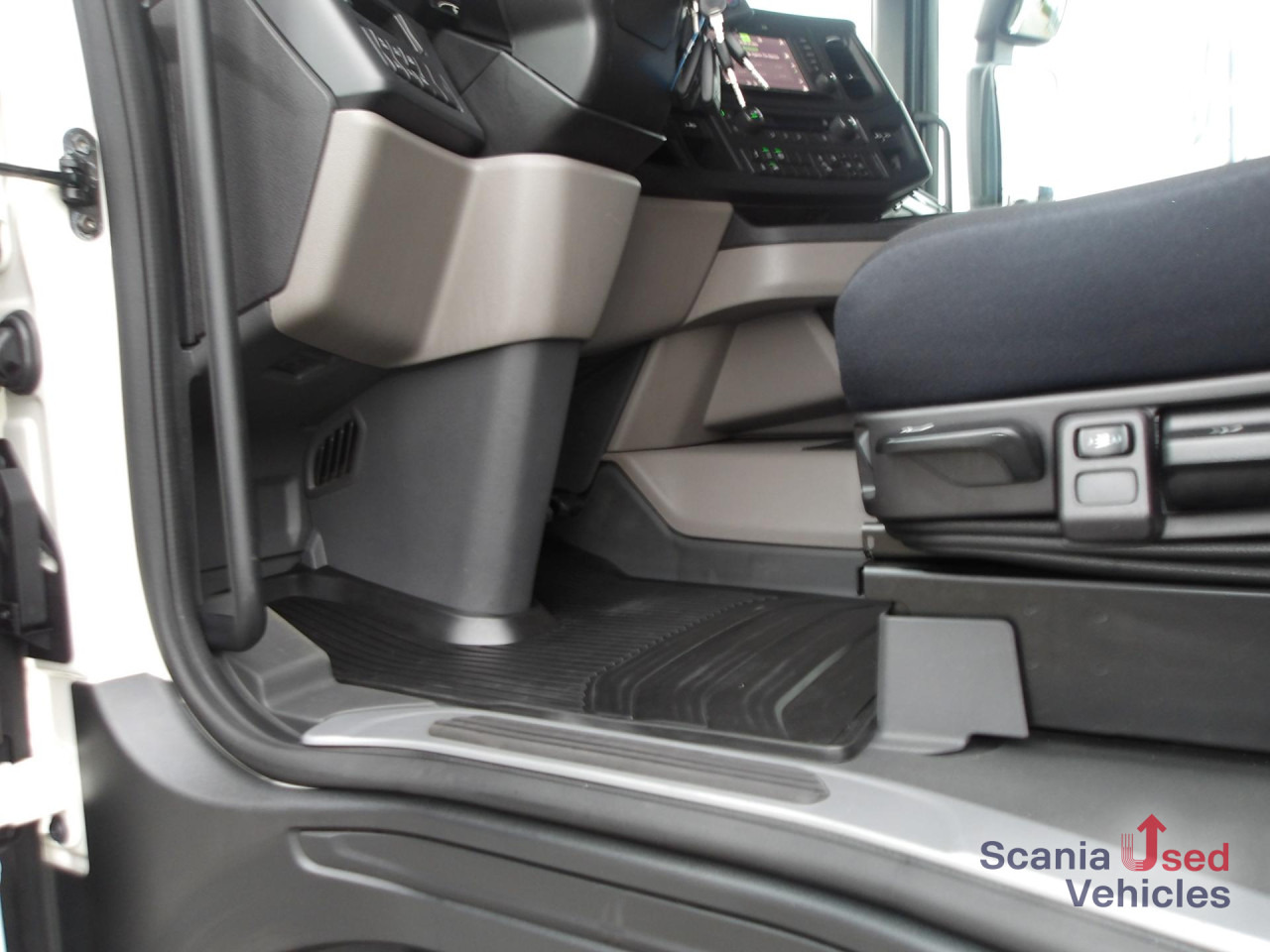 Тягач SCANIA R 460 EB - MEGA - HIGHLINE - 2x TANKs - ACC: фото 13 Тягач SCANIA R 460 EB - MEGA - HIGHLINE - 2x TANKs - ACC: фото 13