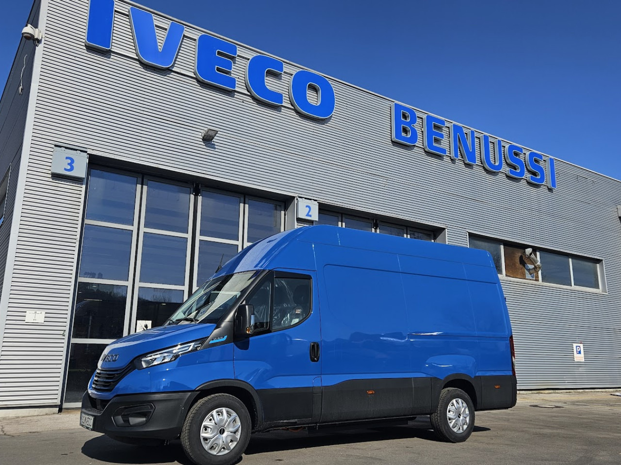 IVECO Daily 35 C 18H - Пасажирський фургон, Електричний фургон: фото 1 IVECO Daily 35 C 18H - Пасажирський фургон, Електричний фургон: фото 1