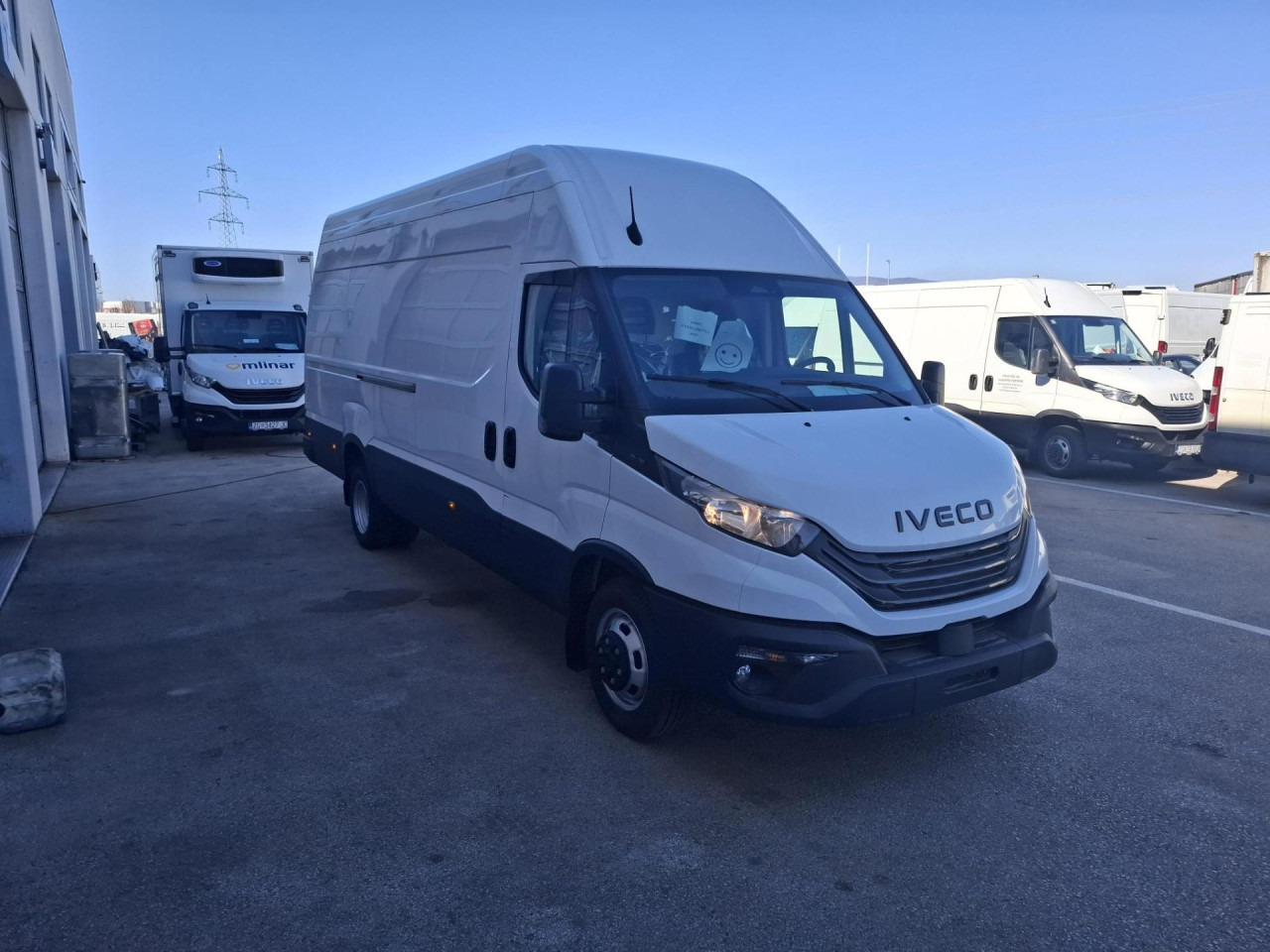 IVECO Daily 35C18H V - Пасажирський фургон: фото 2 IVECO Daily 35C18H V - Пасажирський фургон: фото 2
